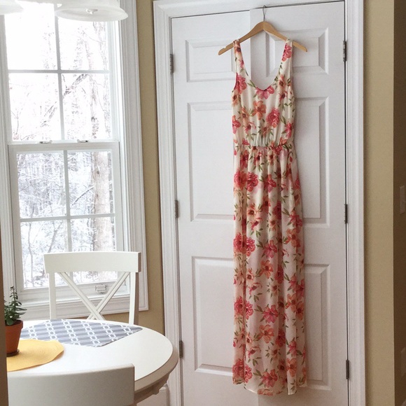 Show Me Your MuMu- Kendall Maxi - Picture 1 of 6